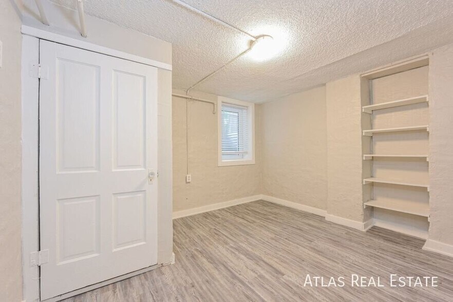 Building Photo - 1220 Corona St