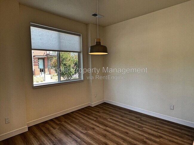 Building Photo - 2049 W 67th Pl