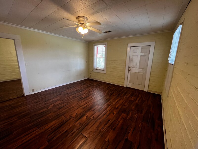 Building Photo - 305 Lawrence St