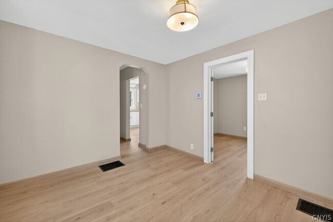 Building Photo - 423 Wendell Terrace