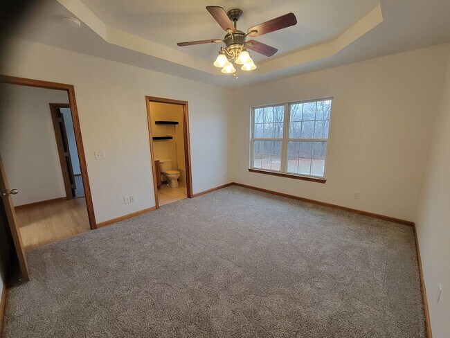 Building Photo - Beautiful 2BR/2BA Luxury Condo