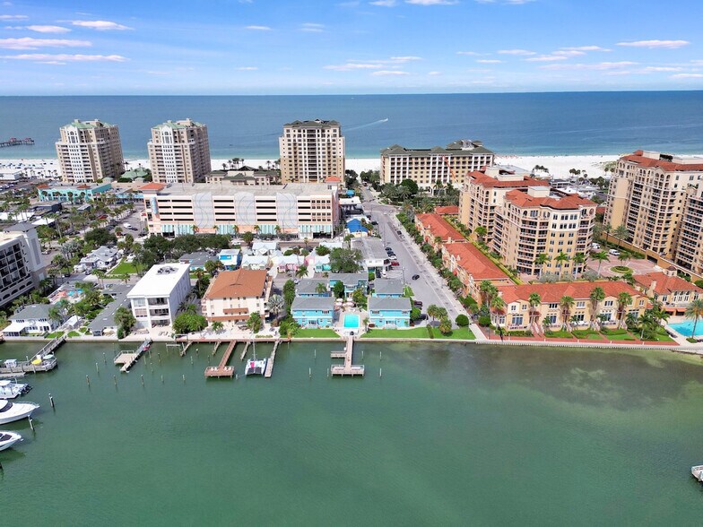 Building Photo - 483 E Shore Dr