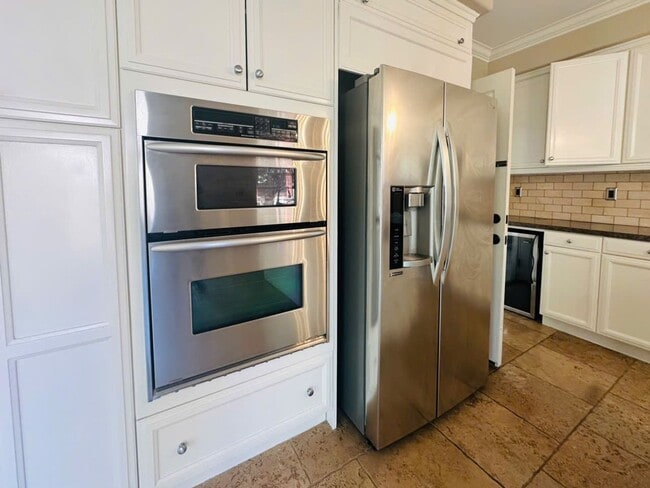 Building Photo - Single House Irvine