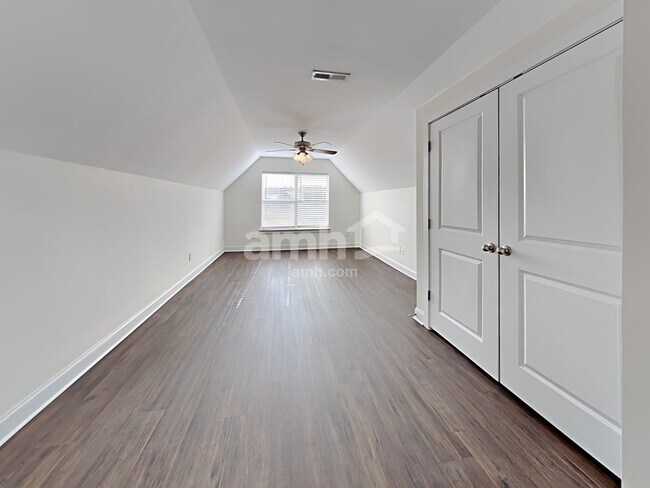 Building Photo - 423 Sablewood Dr