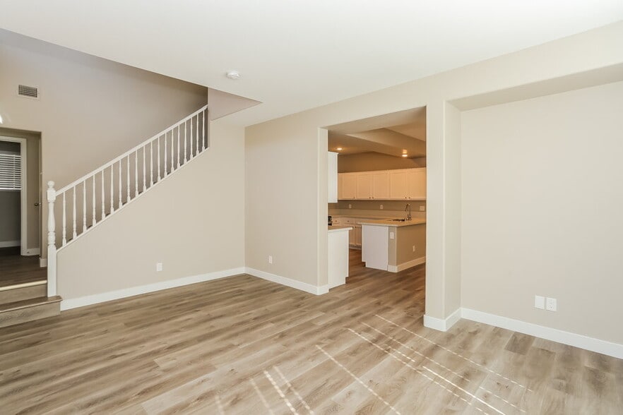 Building Photo - 5712 Athinas St