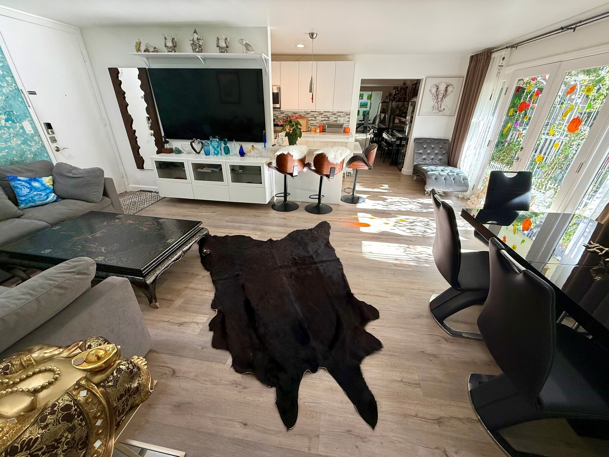 Living Room - 843 4th St