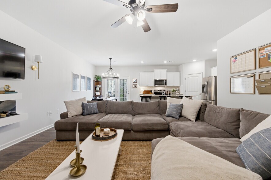 Building Photo - 503 Stoneybrook Dr