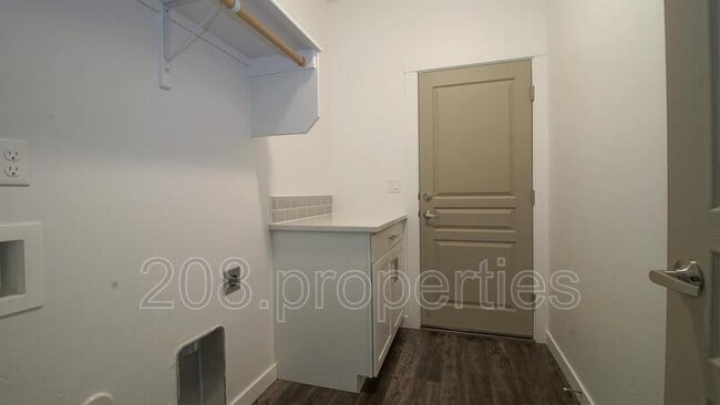 Building Photo - 2188 W Bella Ln