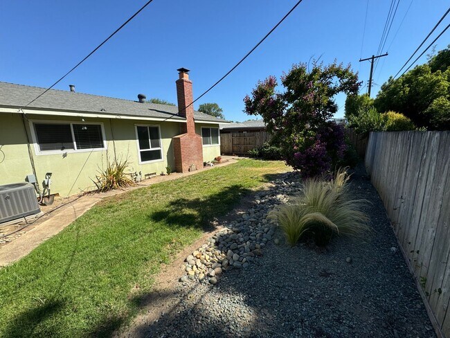 Building Photo - 3 bedroom | 2 bathroom | Citrus Heights Single Family Home