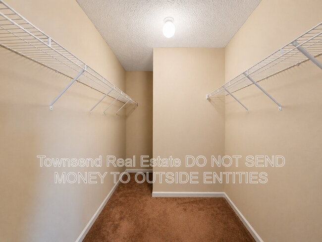Building Photo - 4211 Cherry Hill Ln