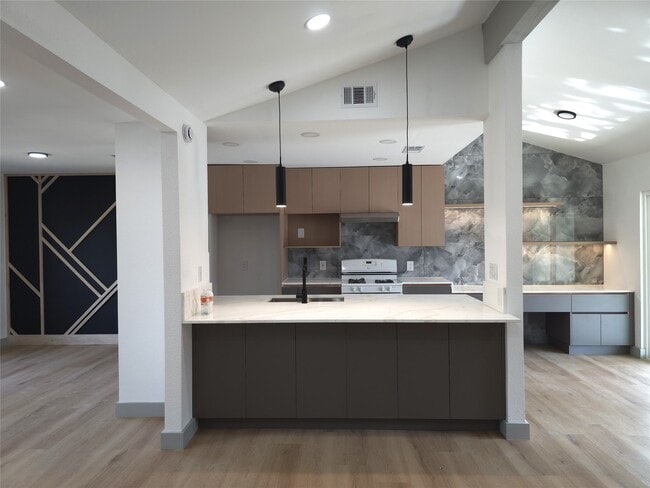 Building Photo - 12013 Grey Rock Ln