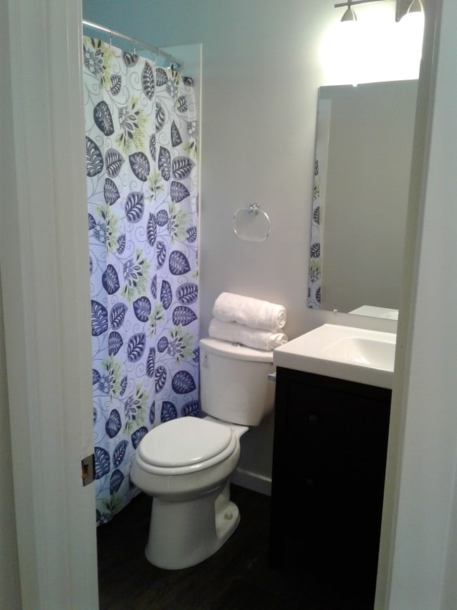 Building Photo - Mission Blvd. Apartments