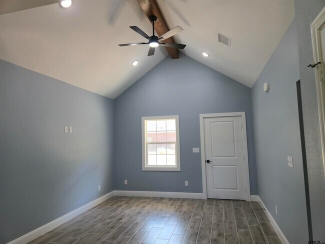 Building Photo - 8129 Cr 485