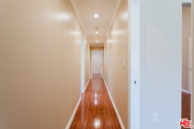 Building Photo - 9047 Riderwood Dr