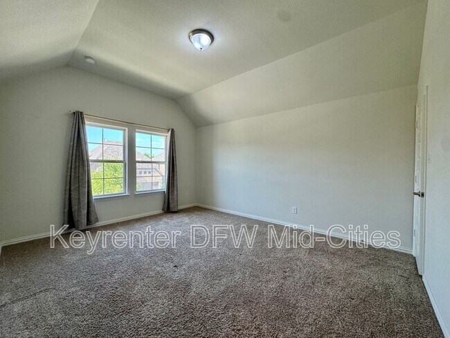 Building Photo - 2016 Remington Dr