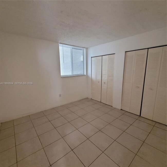 Building Photo - 10090 NW 80th Ct