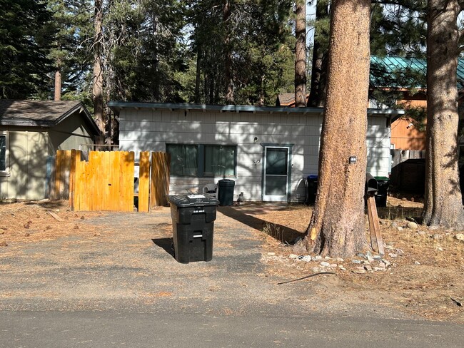 Building Photo - Cozy Cabin in the Woods