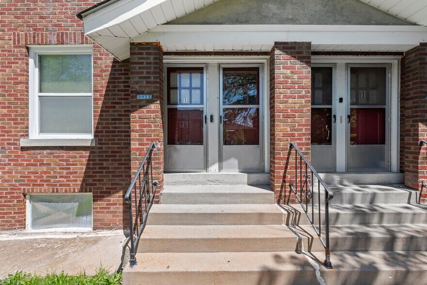 Building Photo - 3925 Dunnica Ave