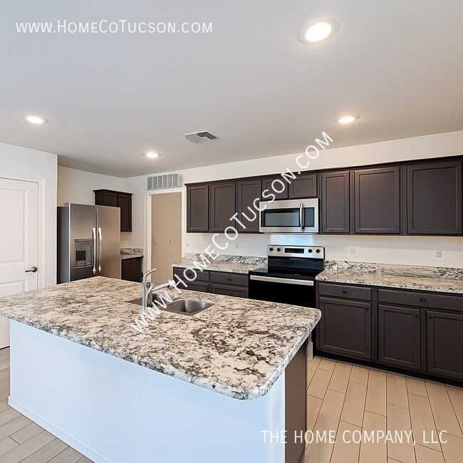 Building Photo - 8558 W Jackdaw Ct