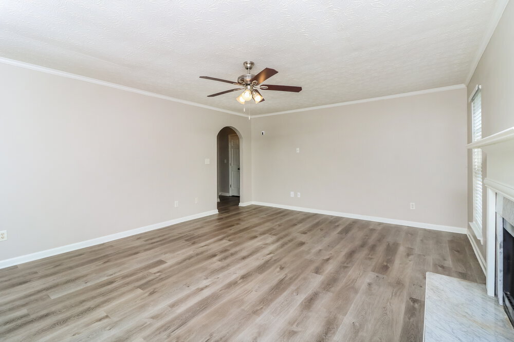 Building Photo - 2540 Lake Royale Dr
