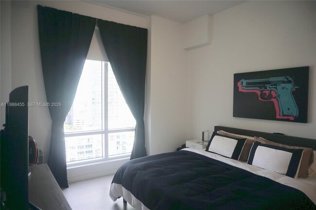 Building Photo - 601 NE 27th St