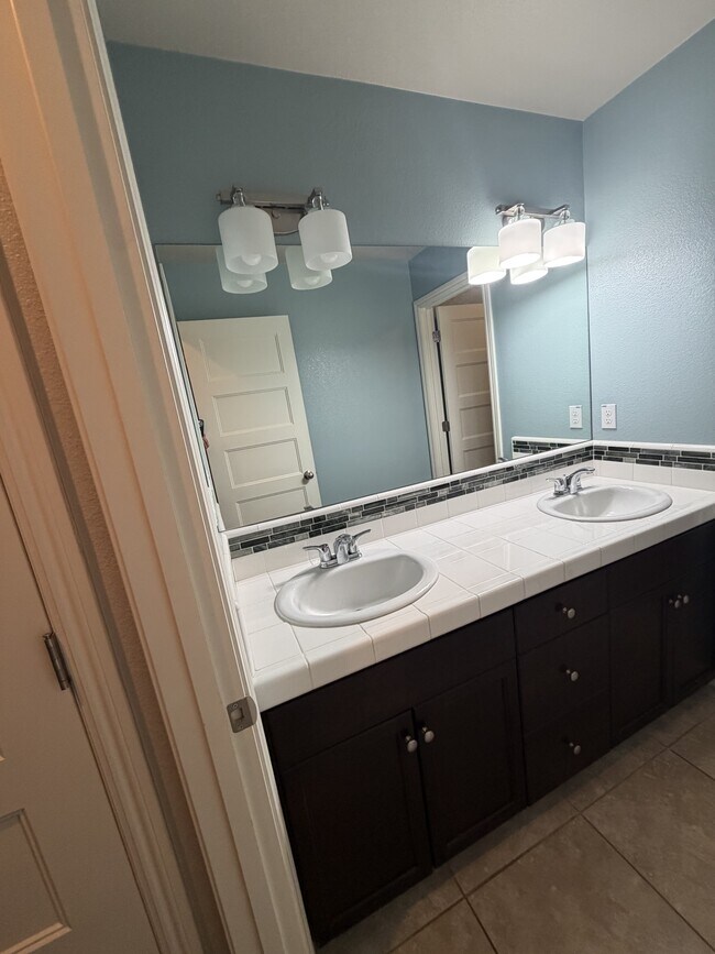 Building Photo - 3493 Elevations Way