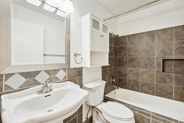Building Photo - 2068 Sienna Trail