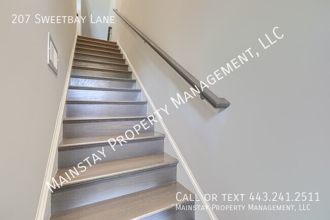 Building Photo - 207 Sweetbay Ln