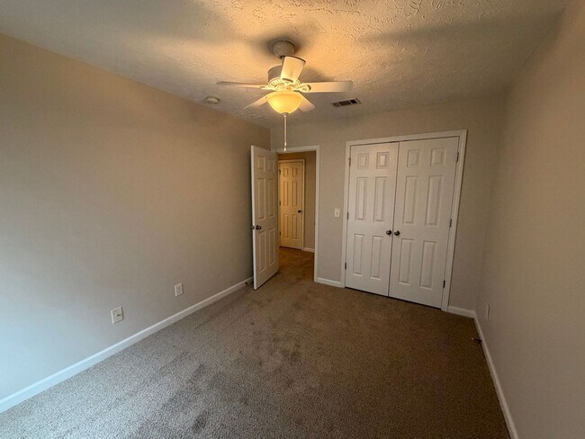 Building Photo - 3 Bed 2.5 Bath Townhome in Brentwood