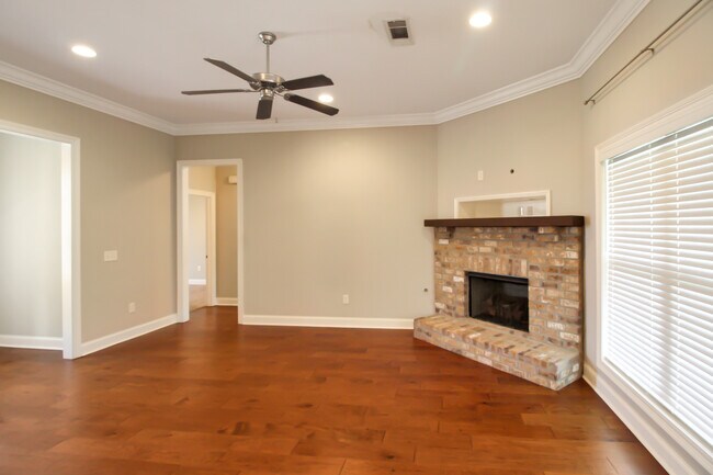 Building Photo - 203 Buttonwood Ln
