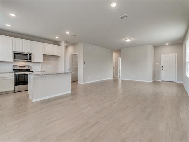 Building Photo - 920 Ravenwood Ln