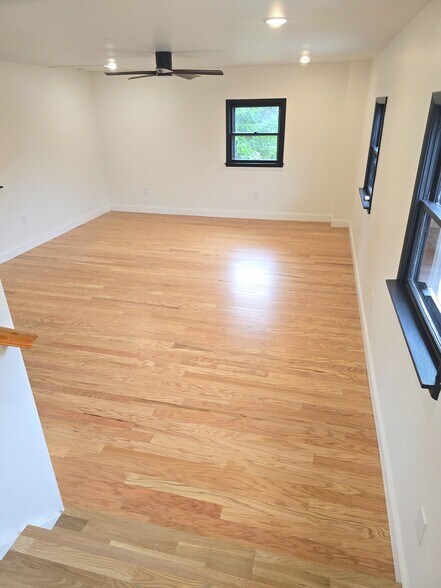 Building Photo - 1205 Lee St