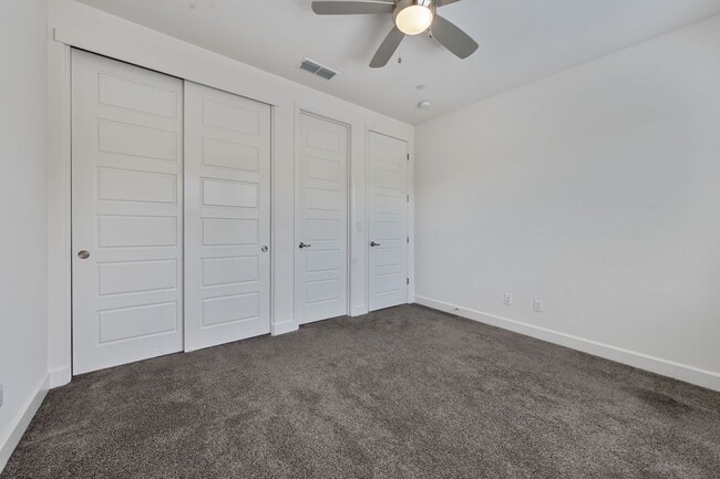 Building Photo - Luxury 5 Bedroom Home in Serrano – Spaciou...