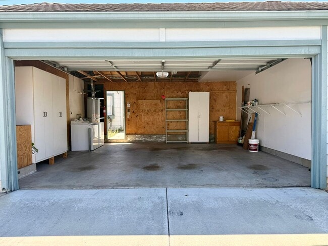 Building Photo - Single Story Townhome in Escondido!