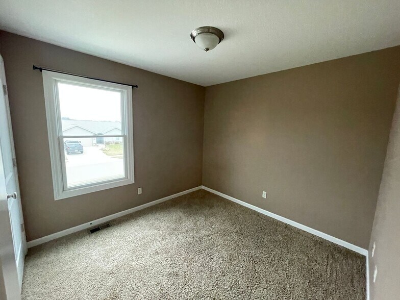 Building Photo - 2727 Stonecrop Road