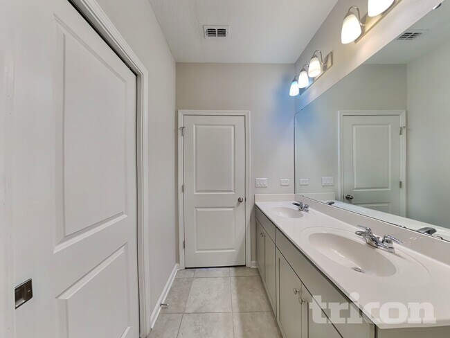 Building Photo - 187 Charlie Way