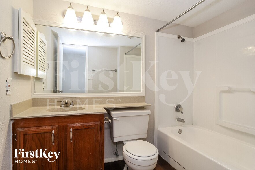 Building Photo - 22730 Millgate Dr