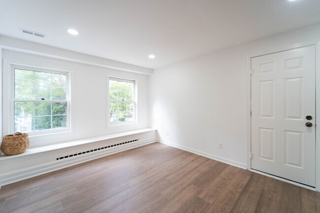 Building Photo - Fabulous Home in Aquia Harbor