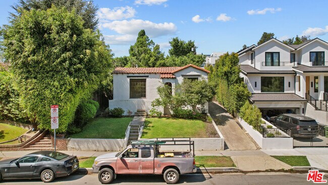 Building Photo - 2569 Patricia Ave