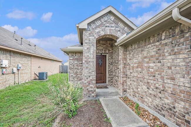 Building Photo - 20719 Winghaven Dr