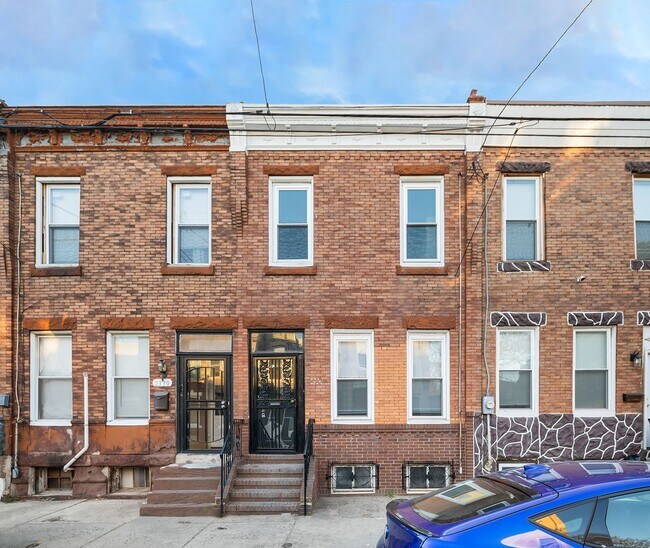 Building Photo - Renovated 4-Bedroom Home with Modern Finishes