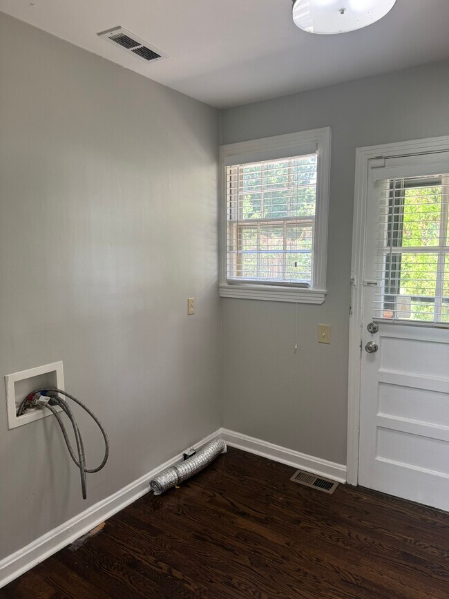 Building Photo - 5532 Kendall Dr