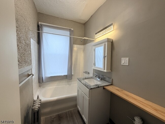 Building Photo - 16 Irving St