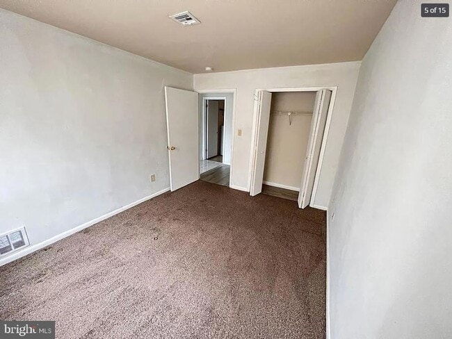 Building Photo - 700 N Franklin Blvd