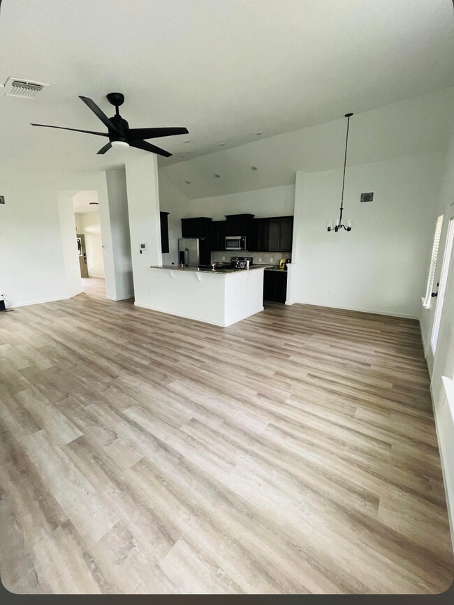 Building Photo - 1402 Amber Dawn Dr
