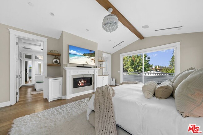 Building Photo - 12345 Huston St