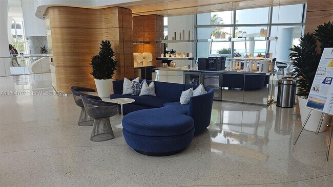 Building Photo - 16901 Collins Ave