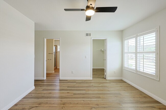 Building Photo - 4 Bed | 2.5 Bath Single-Family Home at the Base of Cowles Mountain