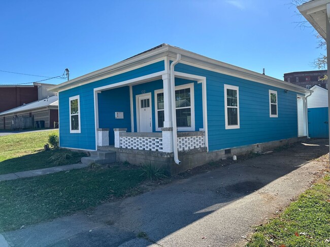 Building Photo - Charming Renovated Craftsman Bungalow (NOL...