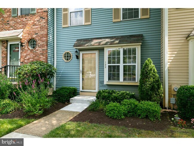 Building Photo - 122 Camber Ln